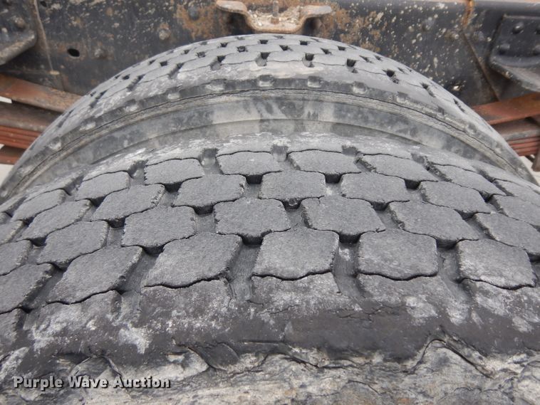 image for item GW9105 1997 Chevrolet TopKick C7500  truck cab and chassis