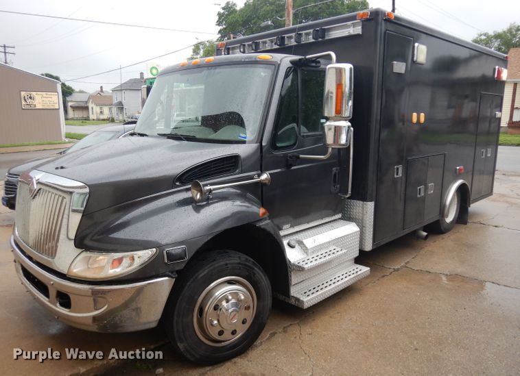 image for item GW9117 2006 International 4300  ambulance