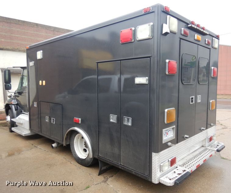 image for item GW9117 2006 International 4300  ambulance