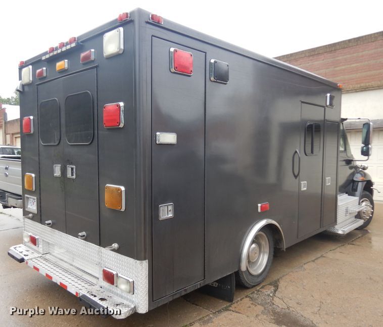 image for item GW9117 2006 International 4300  ambulance