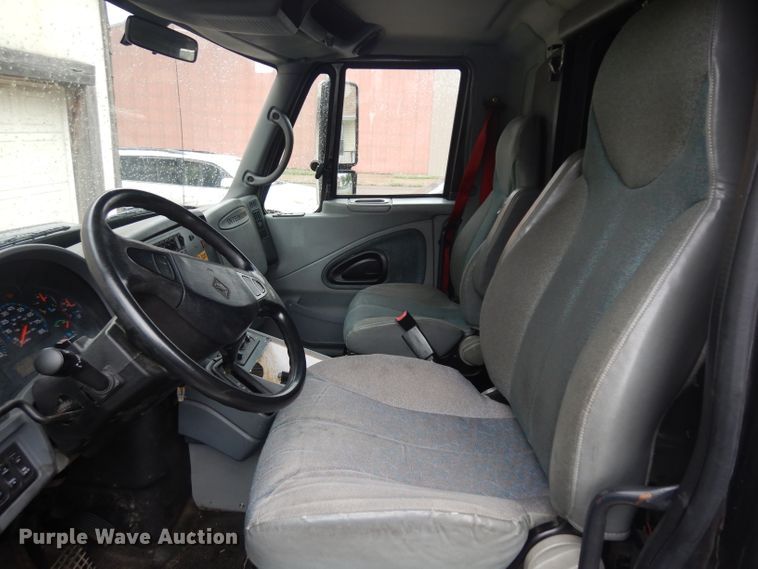 image for item GW9117 2006 International 4300  ambulance