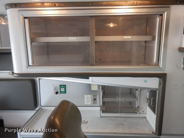 image for item GW9117 2006 International 4300  ambulance