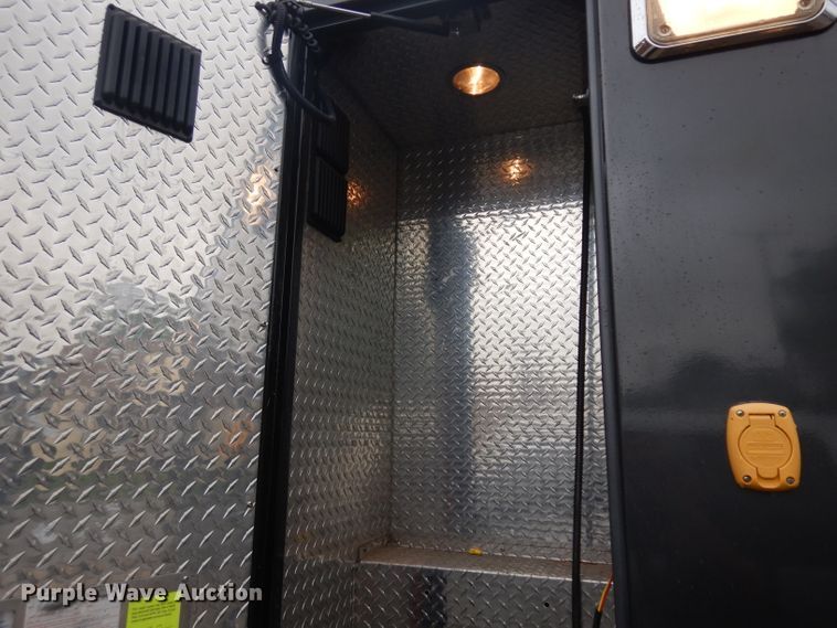 image for item GW9117 2006 International 4300  ambulance