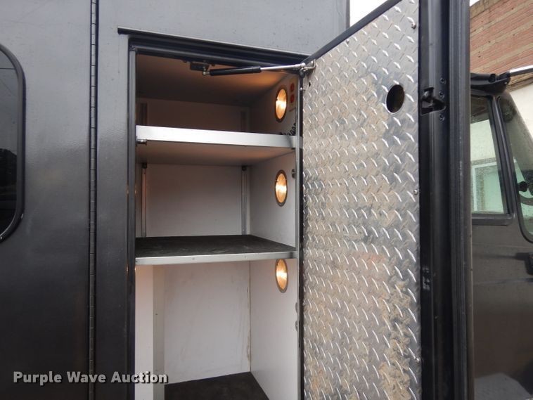 image for item GW9117 2006 International 4300  ambulance