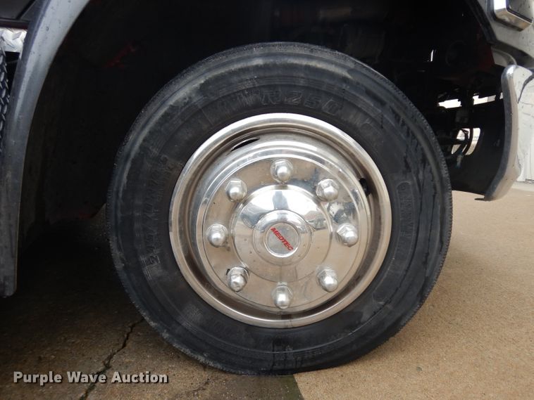 image for item GW9117 2006 International 4300  ambulance