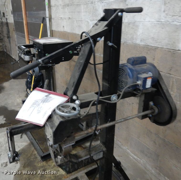 image for item GW9124 EECO tire machines