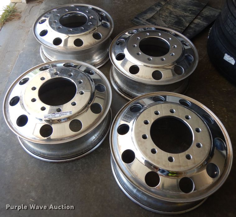 image for item GW9131 (4) aluminum wheels