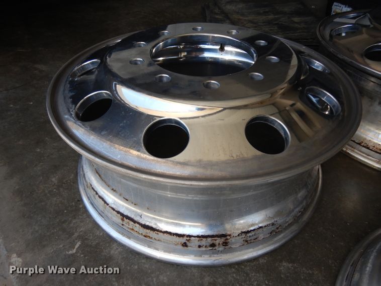 image for item GW9131 (4) aluminum wheels