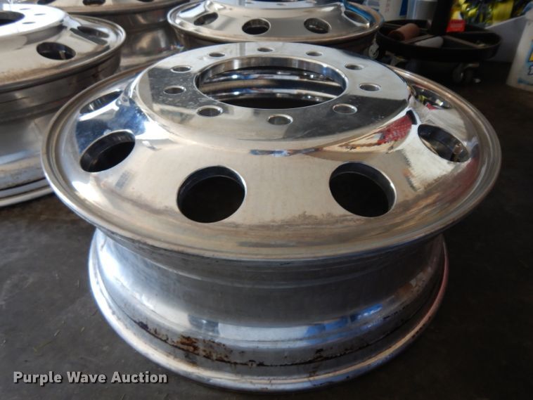 image for item GW9132 (4) aluminum wheels