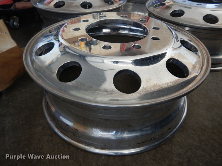 image for item GW9132 (4) aluminum wheels