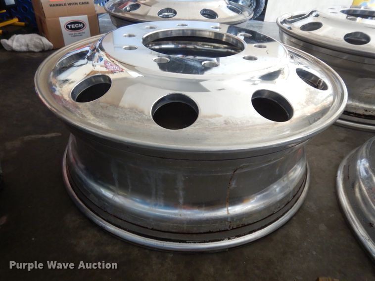image for item GW9132 (4) aluminum wheels