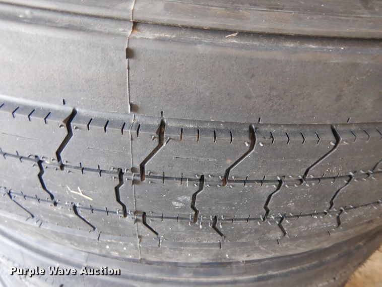 image for item GW9133 (4) 285/75R24.5 tires