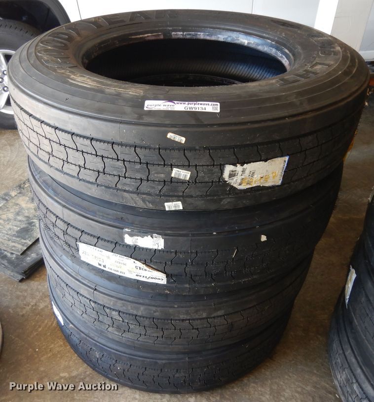 image for item GW9134 (4) 285/75R24.5 tires