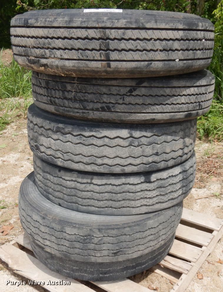 image for item GW9141 (5) 11R22.5 tires
