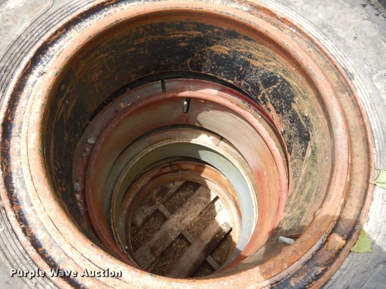 image for item GW9143 (4) 10.00-20 tires and wheels