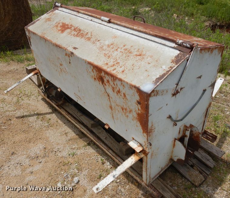 image for item GW9157 Cake feeder