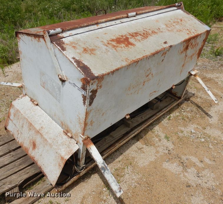 image for item GW9157 Cake feeder