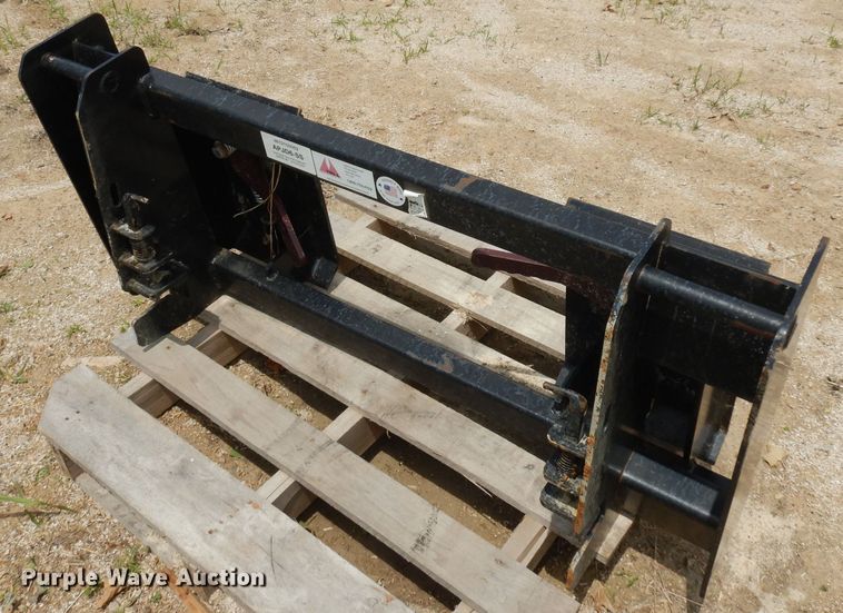 image for item GW9158 Tractor loader to skid steer attachment adapter