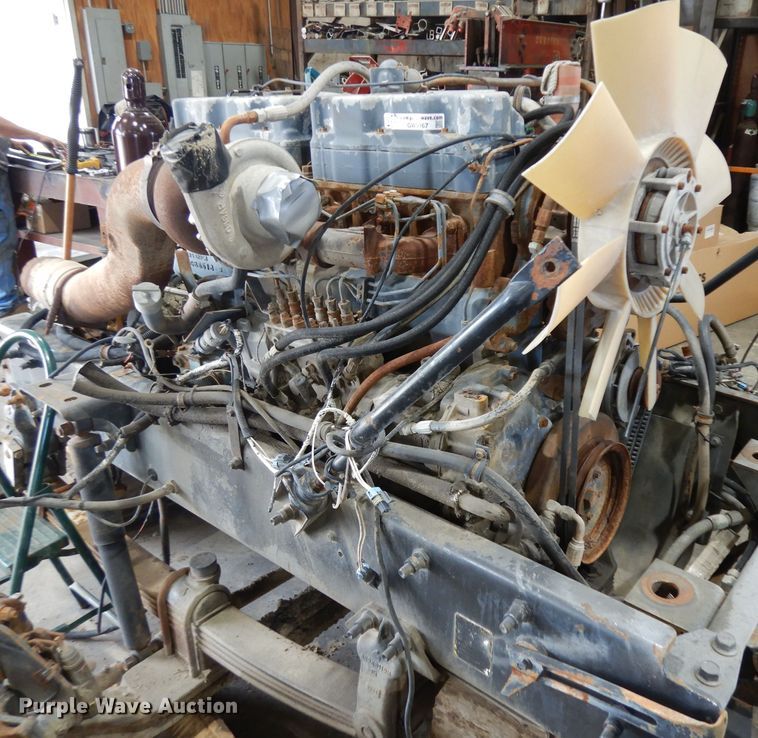 image for item GW9167 Mack six cylinder diesel engine