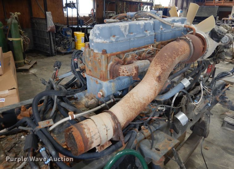 image for item GW9167 Mack six cylinder diesel engine