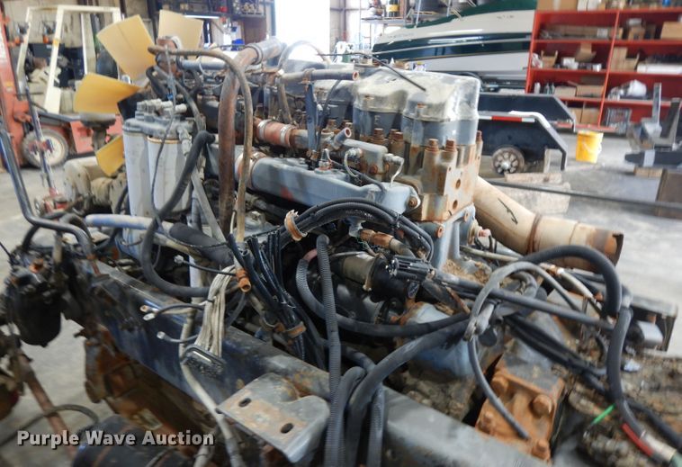 image for item GW9167 Mack six cylinder diesel engine