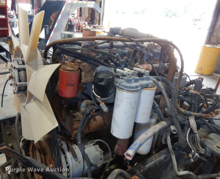 image for item GW9167 Mack six cylinder diesel engine