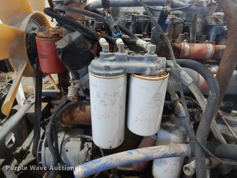 image for item GW9167 Mack six cylinder diesel engine