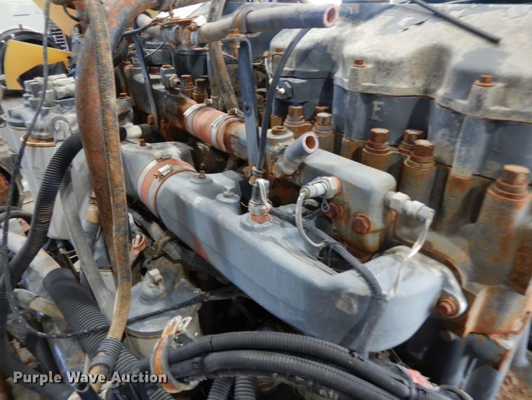 image for item GW9167 Mack six cylinder diesel engine