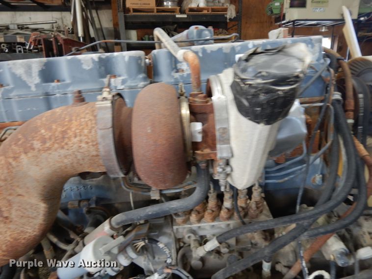 image for item GW9167 Mack six cylinder diesel engine