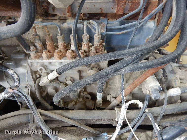 image for item GW9167 Mack six cylinder diesel engine