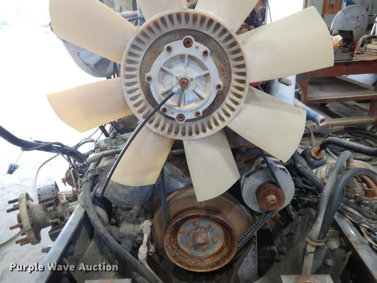 image for item GW9167 Mack six cylinder diesel engine