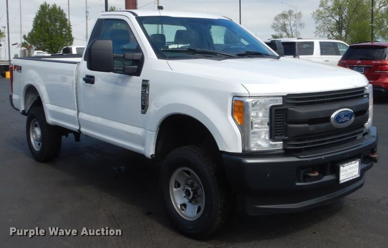 image for item GW9818 2017 Ford F350 Super Duty  pickup truck