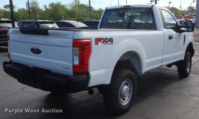 image for item GW9818 2017 Ford F350 Super Duty  pickup truck