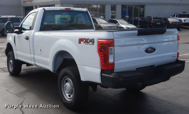 image for item GW9818 2017 Ford F350 Super Duty  pickup truck