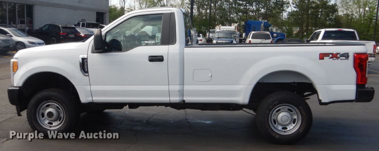 image for item GW9818 2017 Ford F350 Super Duty  pickup truck