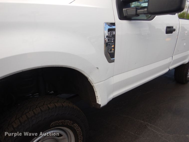 image for item GW9818 2017 Ford F350 Super Duty  pickup truck