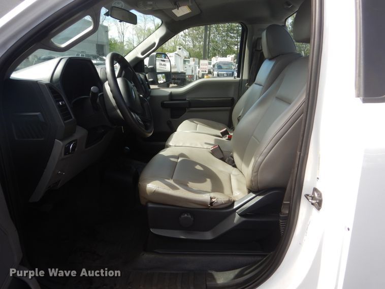 image for item GW9818 2017 Ford F350 Super Duty  pickup truck