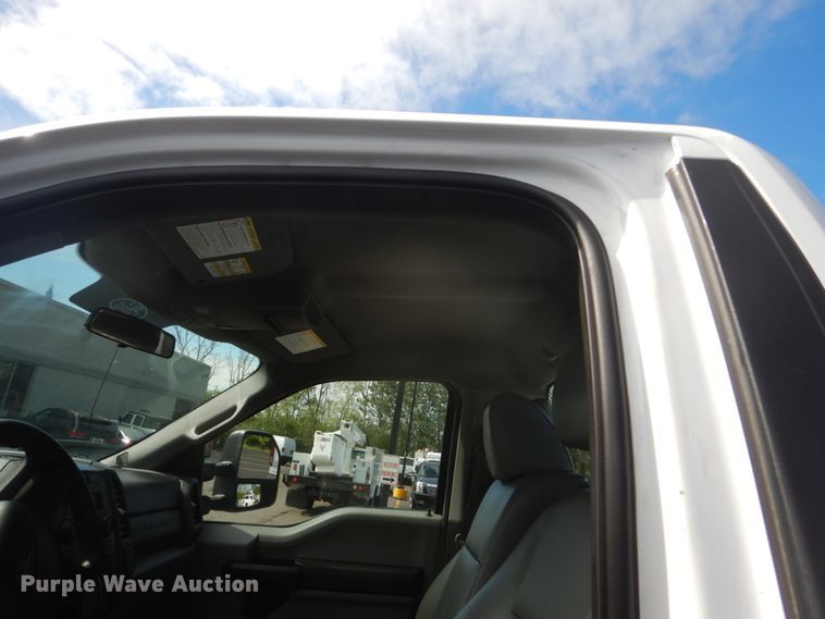 image for item GW9818 2017 Ford F350 Super Duty  pickup truck