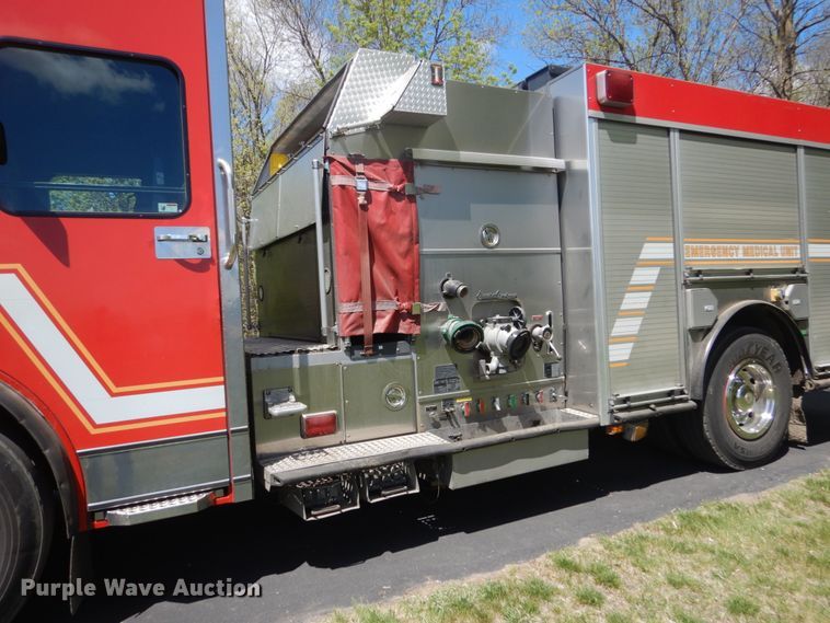 image for item GW9883 2004 Spartan General pumper fire truck