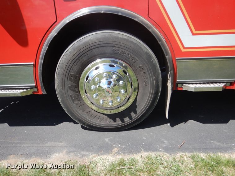 image for item GW9883 2004 Spartan General pumper fire truck