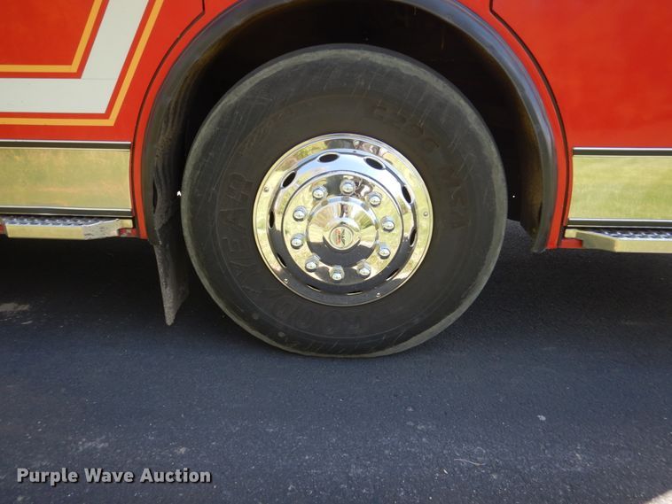 image for item GW9883 2004 Spartan General pumper fire truck