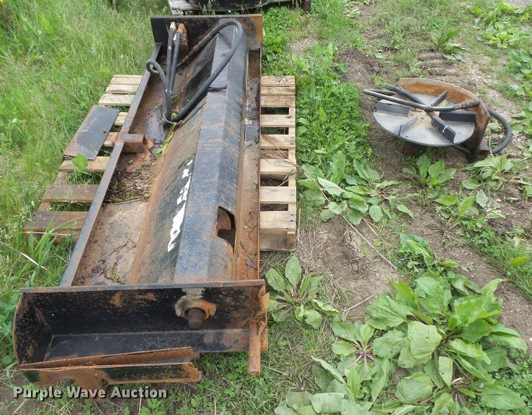 image for item GX9077 Tailgate sander with spreader