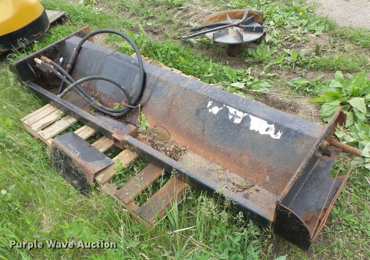 image for item GX9077 Tailgate sander with spreader