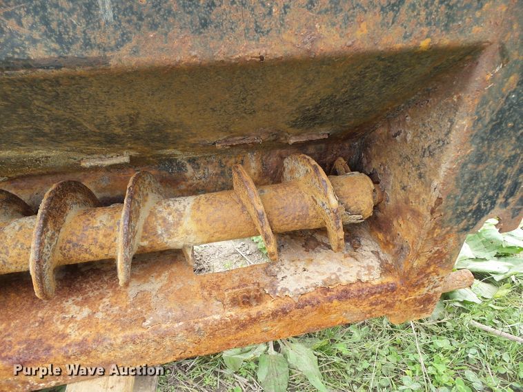 image for item GX9077 Tailgate sander with spreader