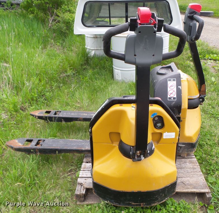 image for item GX9078 (2) Big Joe D-40 pallet jacks