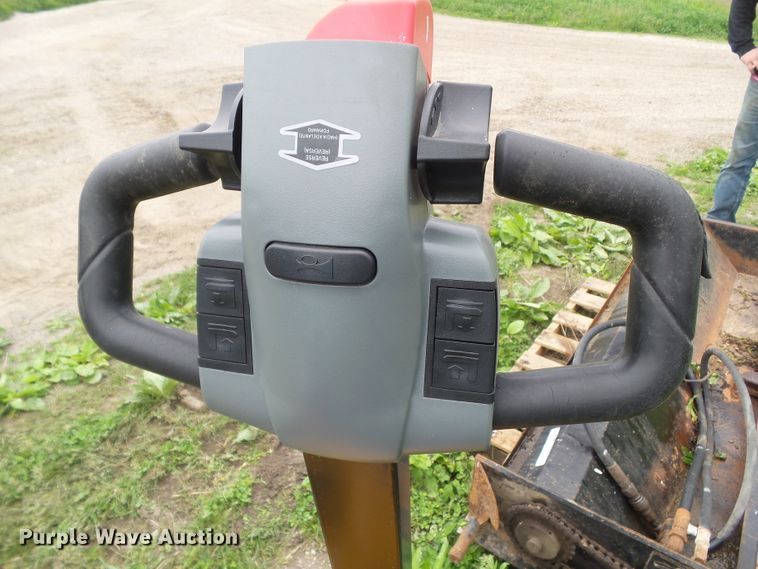 image for item GX9078 (2) Big Joe D-40 pallet jacks