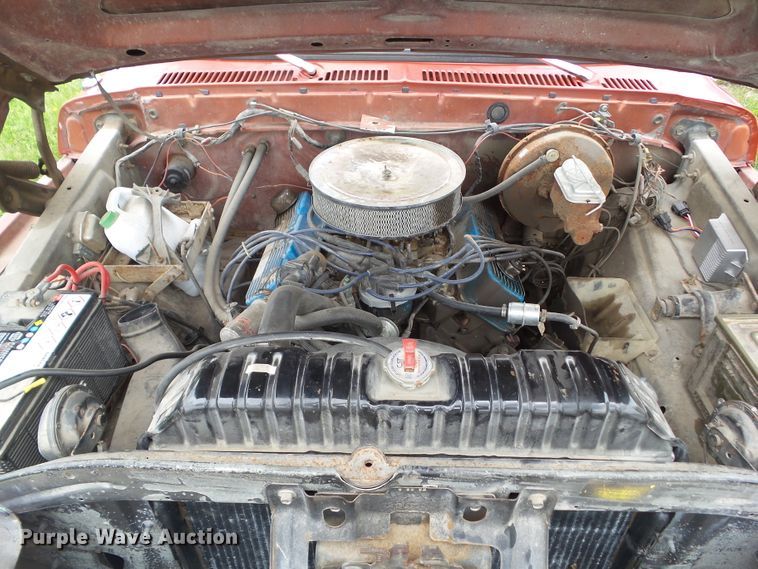 image for item GX9080 1979 Ford F250  flatbed pickup truck