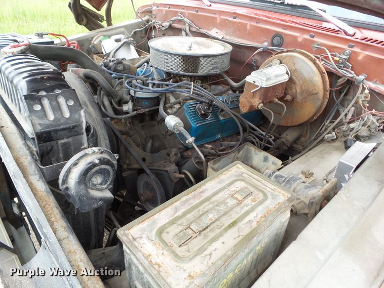 image for item GX9080 1979 Ford F250  flatbed pickup truck