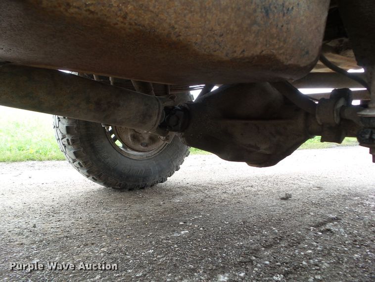 image for item GX9080 1979 Ford F250  flatbed pickup truck