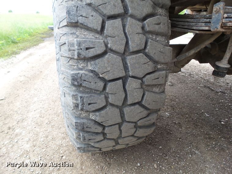 image for item GX9080 1979 Ford F250  flatbed pickup truck